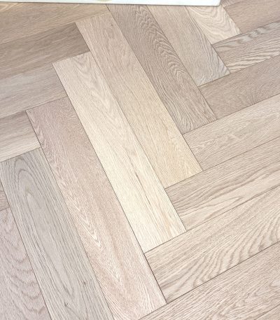 Invisible Raw Oak Herringbone Brushed & UV Lacquered 90mm x 15mm Engineered Parquet Wooden Flooring