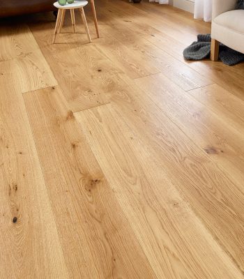 Classic Oak Plank, Brushed & Lacquered - 220mm x 15mm Engineered Wood Flooring