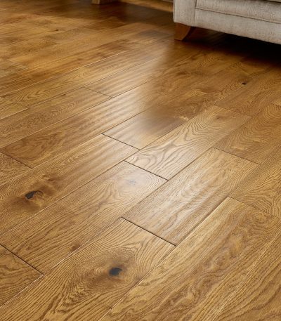 Golden Oak Plank, Handscraped & Lacquered - 125mm x 18mm Engineered Wood Flooring