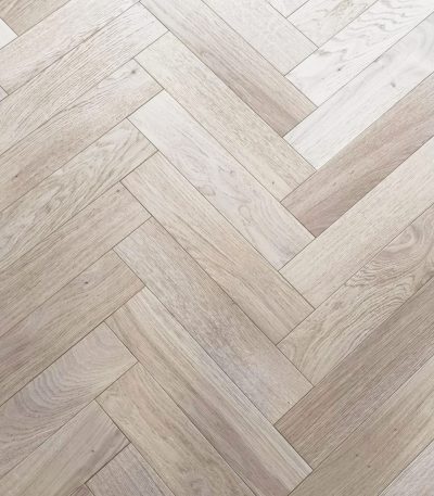 Natural Invisible Oak Herringbone, Matt Lacquered - 90mm x 18mm Engineered Parquet Wood Floor