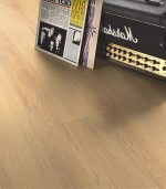 Winchester Oak Plank 12mm Click Laminate Floor